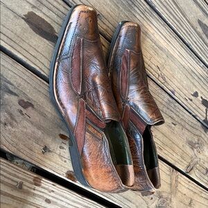 Elegant Brown Leather Men's Slip-On Loafers